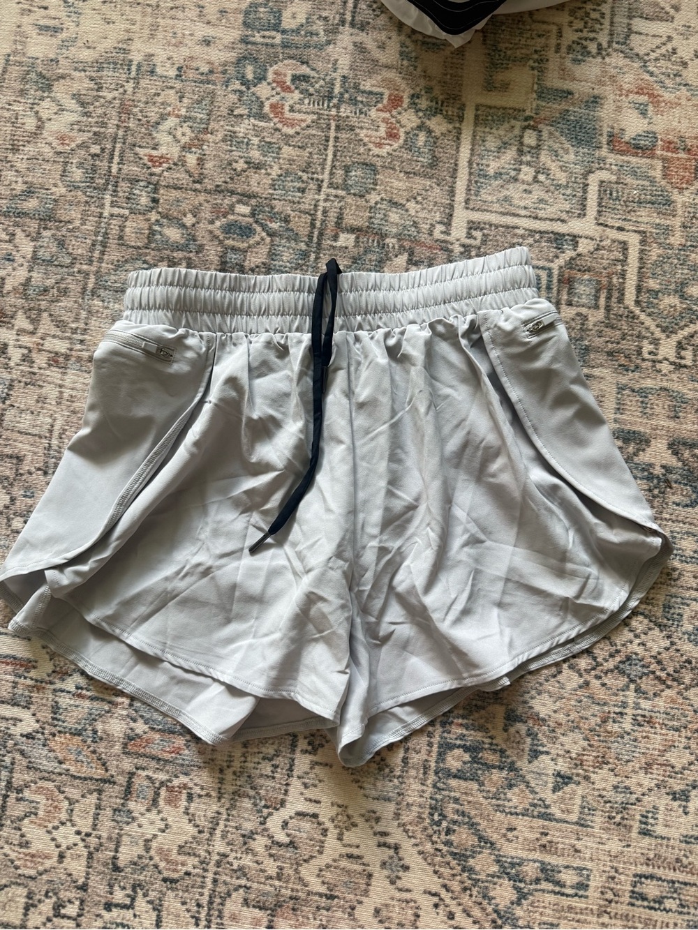 Liaison the label Flow Short- stone gray